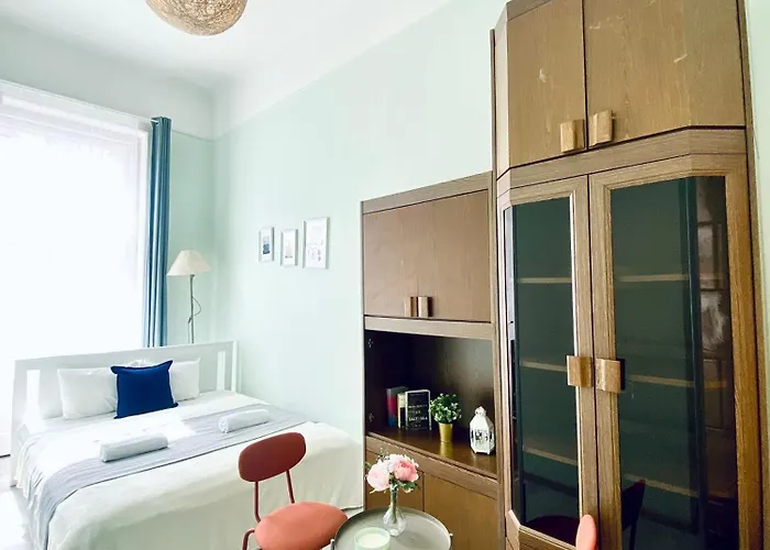 Проживание в семье Baross With Convenience And Style