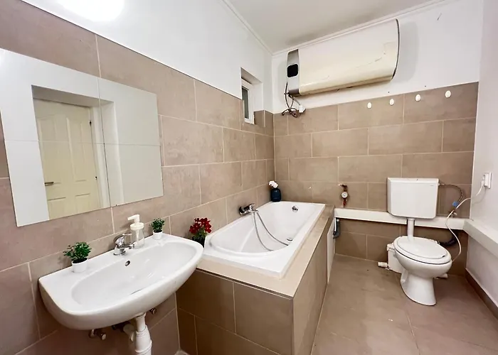 Gazde/Camere de închiriat Baross With Convenience And Style